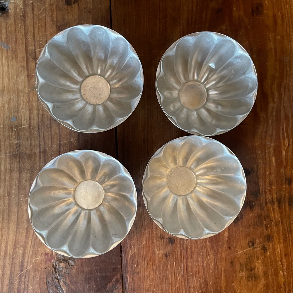 Set of 4 Floral Aluminum Jello Molds - Silver